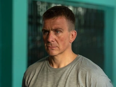 Антон Васильев о работе над сериалом «Хрустальный», съемках второго сезона и воспитании дочерей