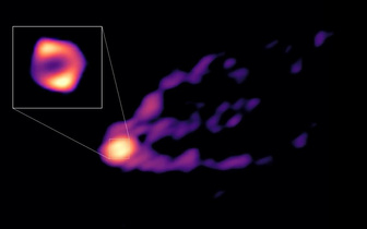 Вот первое в мире фото струи сверхмассивной черной дыры: объясняем, почему оно так важно для науки