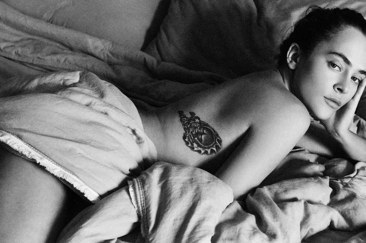 Вестник «100 самых сексуальных женщин страны»: опасная Даша Астафьева в корсете и чулках, заряженная Кристина Асмус в постели