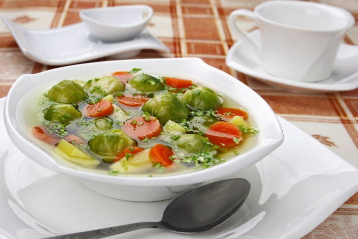 Суп с чечевицей и брюссельской капустой