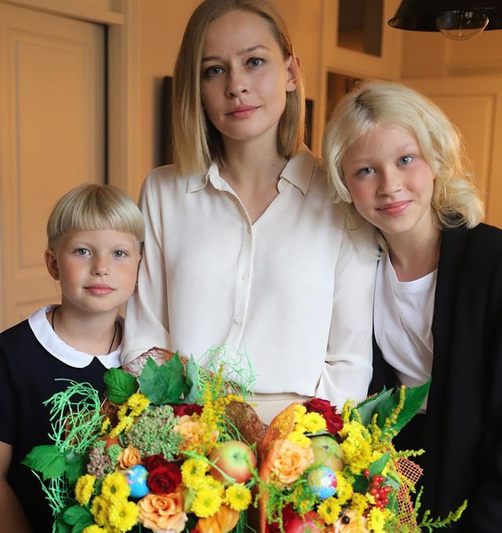 Юлия Пересильд с дочками