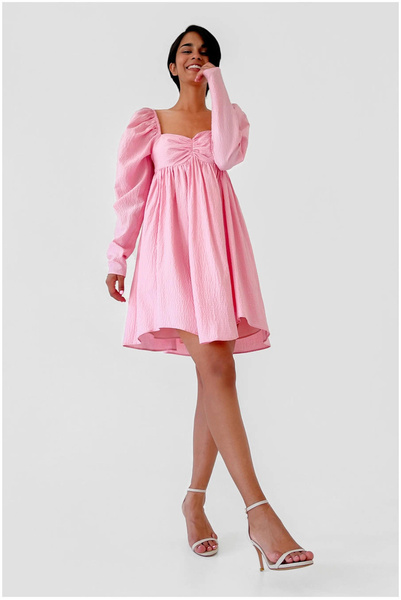 Розовое платье 