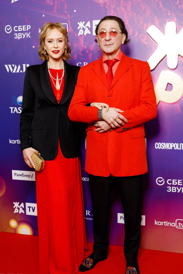 Григорий Лепс с бывшей женой Анной на премии «Жара Music Awards-2021»