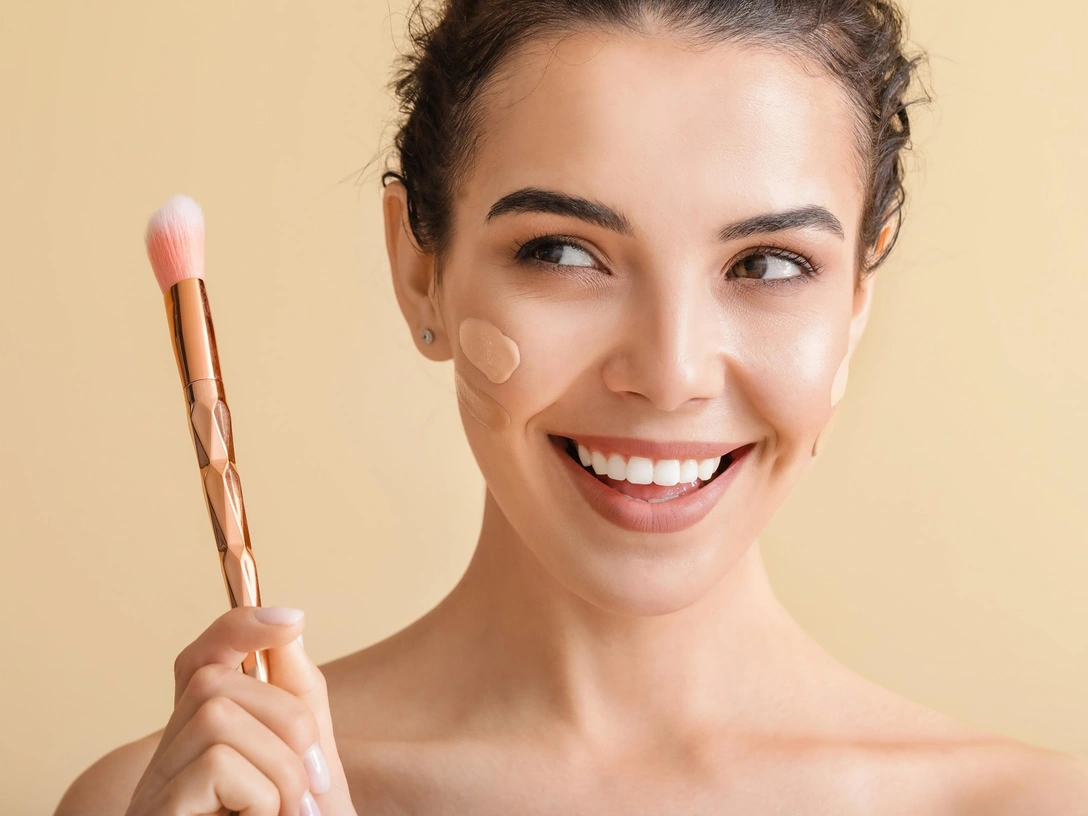 Зачем нужны консилер, праймер и шиммер: полный словарь мейкап-средств для новичков | marieclaire.ru