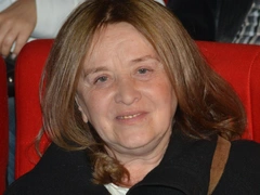 «Не разговаривает, но улыбается»: Маргарита Терехова без памяти прикована к постели уже более 10 лет