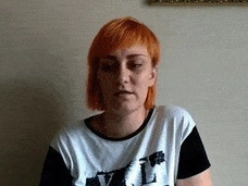 Мама жестоко убитой Вики Тепляковой оставила ее маленького брата и пропала