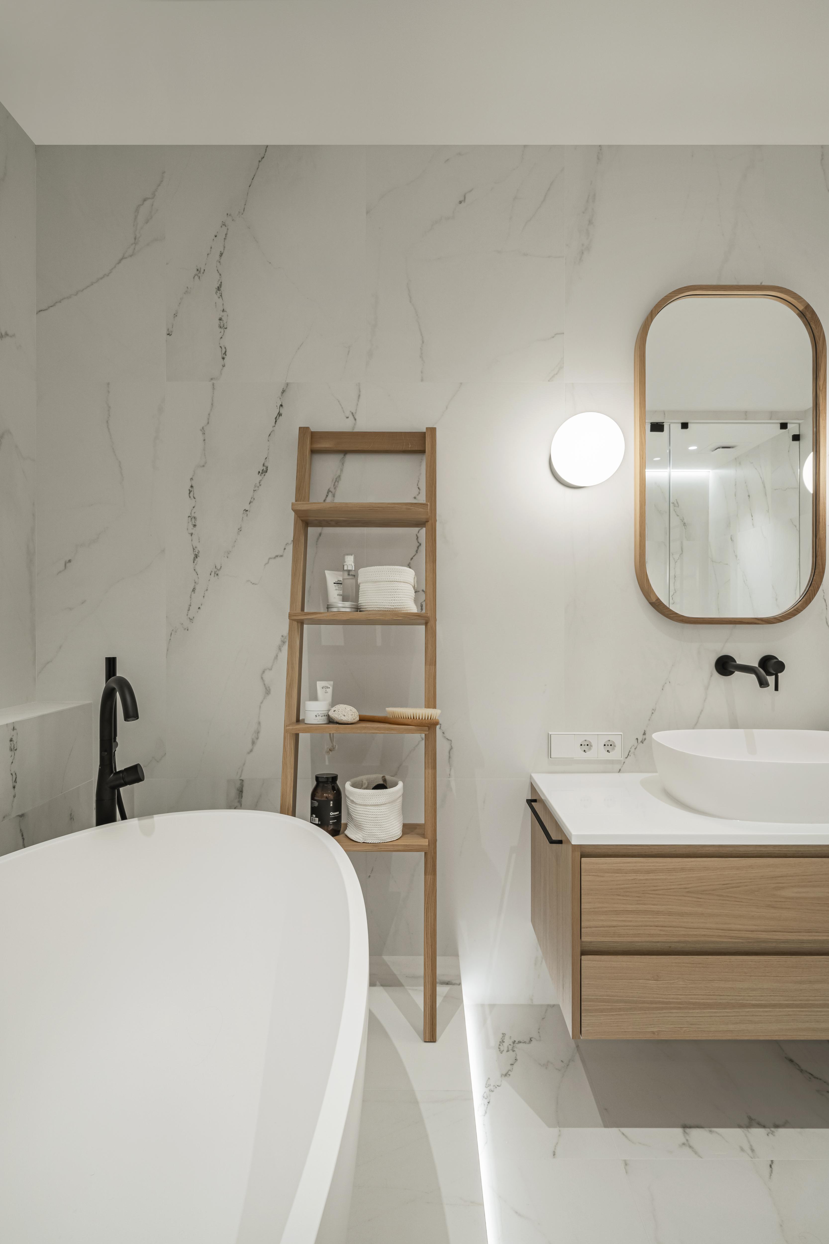 Дизайн ванной комнаты в светлых тонах: реальные фото примеры и интересные идеи оформления