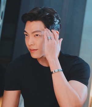Фото №1 - Sexy Oppa: Все самое интересное о звезде дорам «Наследники» и «Безрассудно влюбленные» Ким У Бине