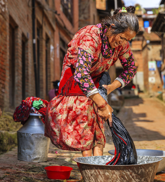 Грязь под крышей мира: как туристы помогают Катманду стать чище
