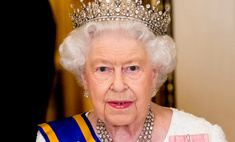 Королеве пришлось сидеть одной: внук Елизаветы II рассказал, как карантин испортил похороны принца Филиппа