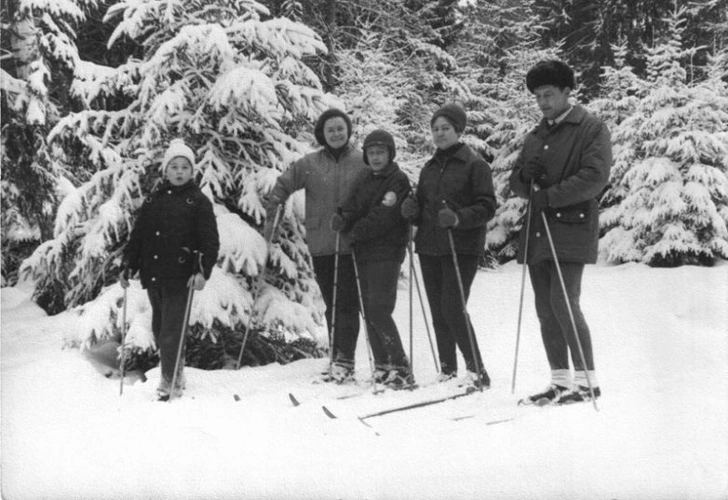 Лыжи в СССР: история всенародной любви с картинками