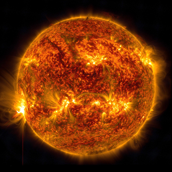 Эхо взрывов доберется до Земли: на Солнце с начала года произошло уже 3 мощных вспышки