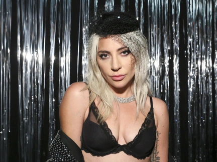 Bad romance Леди Гаги: токсичные отношения, изнасилование и слухи о связи с Брэдли Купером