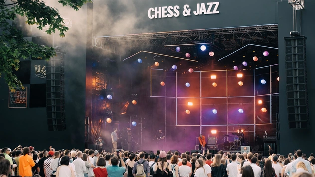 Chess & Jazz 2022: джазовые импровизации под открытым небом в саду «Эрмитаж»