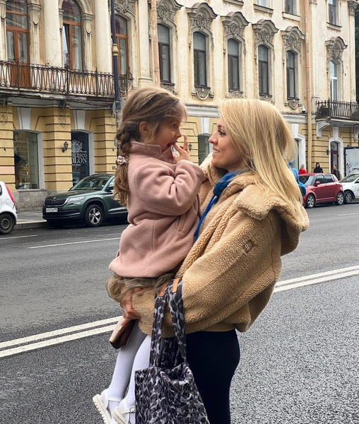Янина Студилина с дочкой