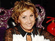63-летняя Лариса Копенкина закрутила роман с 27-летним стоматологом