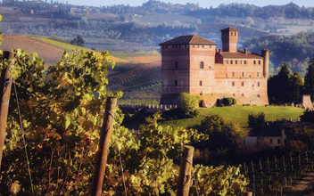Соседи-соперники: как итальянские деревни Бароло и Барбареско ведут винодельческое состязание
