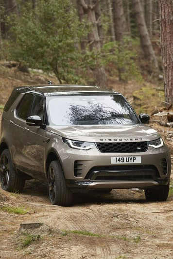 Land Rover Discovery, ↑220 мм, 249-360 л.с., от 6 159 000 ₽, AWD