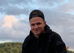 Дмитрий Тарасов оправдался за поход в храм в куртке с оскорбительной надписью