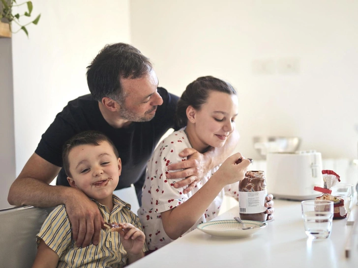 Разрушают жизнь: токсичные фразы родителей, которые приводят к пищевым расстройствам у детей (вы их точно говорили)