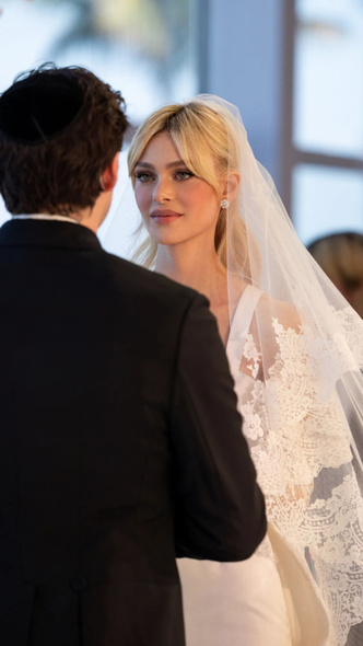 Покорили сердца: 10 самых красивых невест 2022 года, которым удалось нас впечатлить