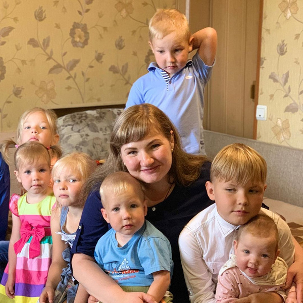Мама 10 погодок Оксана Усова, спасающая дочь от рака, развелась с мужем