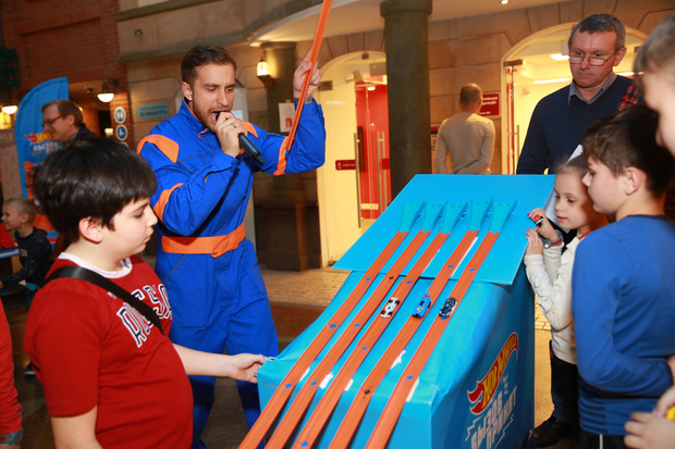 Фото №1 - Hot Wheels отметил 23 февраля в KidZania