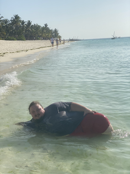 242-килограмовый сын Никаса Сафронова VS идеальные тела: Лука сделал провокационную фотосессию на море