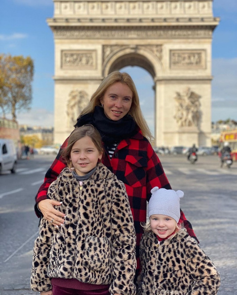 Перенесшая операцию  Татьяна Тотьмянина улетела отдыхать в Париж с детьми