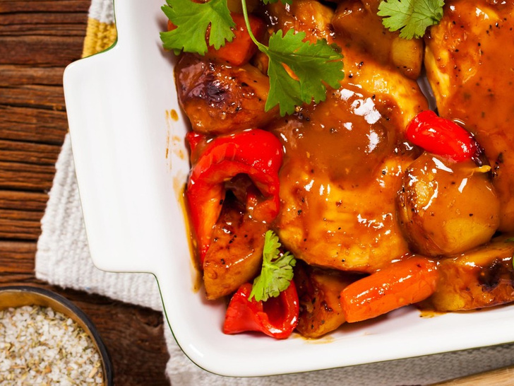 Курица с тушеным перцем и томатами: простой рецепт ужина, который не оставит равнодушным никого