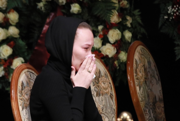 Рыдающая вдова Бориса Грачевского: «Это не конец, мы обязательно встретимся». Видео