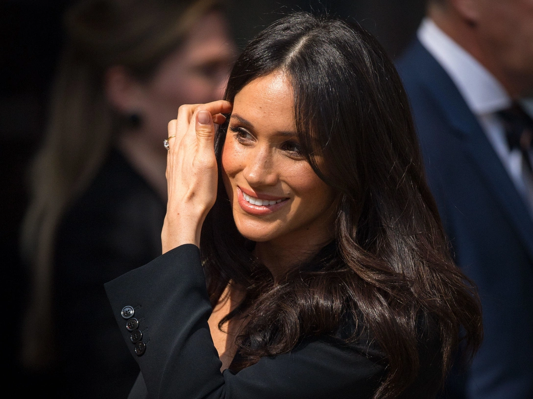 Меган Маркл покидает Верховную комиссию Австралии в Лондоне после приема по случаю предстоящих игр Invictus Games, 21 апреля 2018 | marieclaire.ru