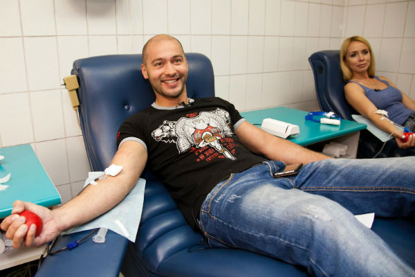 Андрей Черкасов ежегодно сдает кровь в качестве донора