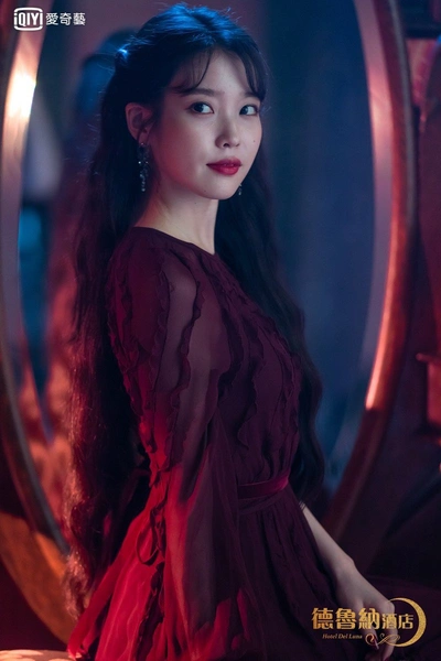 IU в дораме «Отель Дель Луна» | thegirl.ru