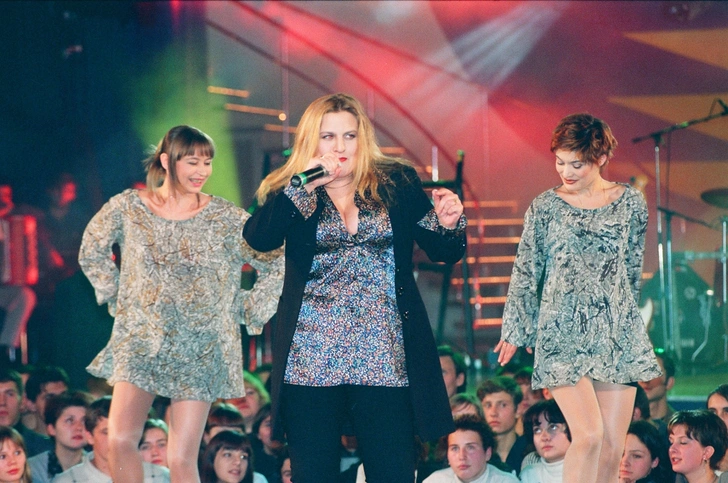 Катя Огонек | www.starhit.ru