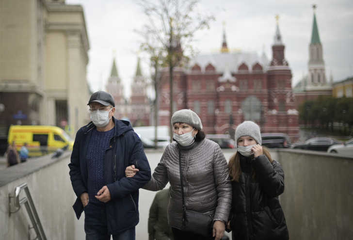 Почему в России нет коллективного иммунитета к ковиду? Объясняет биолог