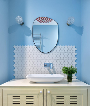 Голубой цвет в ванной комнате: 45+ примеров