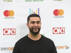 Jah Khalib о поддержке Украины: «Благодарил простых людей, которые эвакуировали меня и беременную супругу»