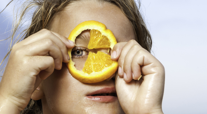 Как не испортить зрение на карантине: 10 лучших продуктов для здоровья глаз