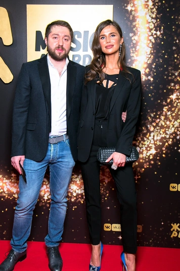 Алекса с бывшим мужем Артуром на премии «Жара Music Awards-2018»