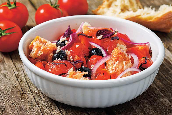 Тосканский салат панцанелла