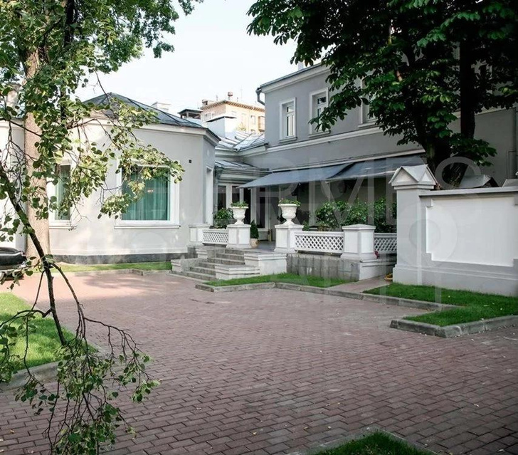 На Avito продается дом приемов «ЛозоВАЗа» — бывшая штаб-квартира Бориса Березовского