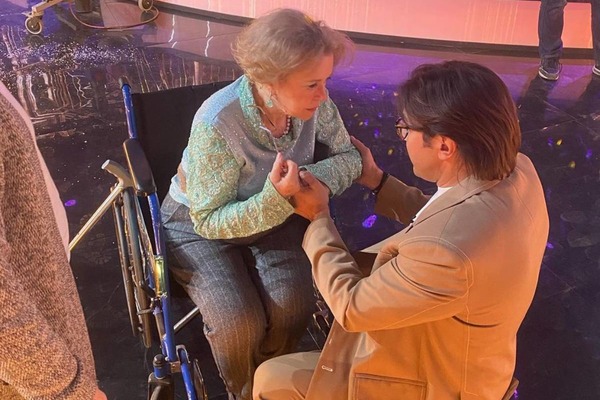 Валентина Талызина встала с инвалидной коляски ради песни