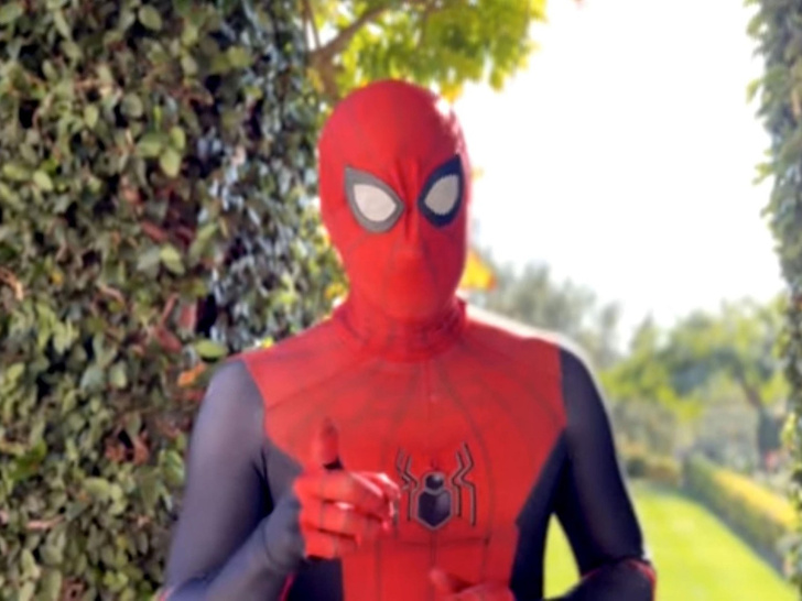 Стыдно или смешно: видео принца Гарри в роли Человека-паука, которое заставит вас почувствовать неловкость