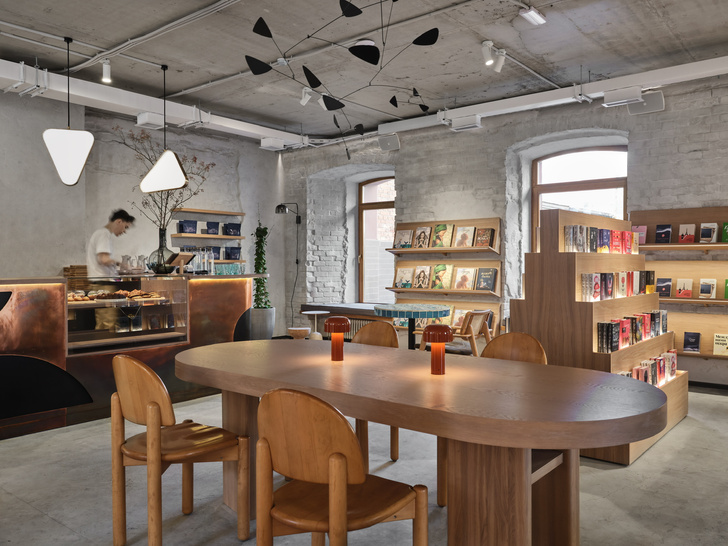 Книжный магазин «Поляндрия» и кофейня Letters в Москве