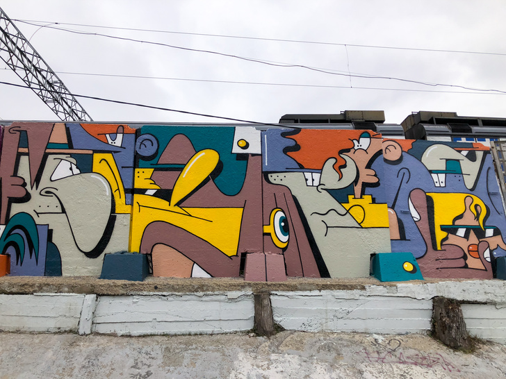 Уличная выставка граффити в арт-квартале на Курской