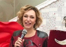 Беременная Алла Довлатова «отвоевала» машину