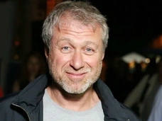 Сад скульптур и галерея картин: как выглядит особняк Романа Абрамовича за 100 миллионов долларов