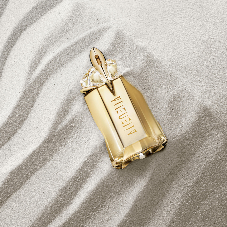 Mugler выпустили золотой аромат для настоящих инопланетянок, как Уиллоу Смит
