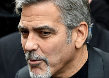 Джордж Клуни сделал родителям трогательный подарок